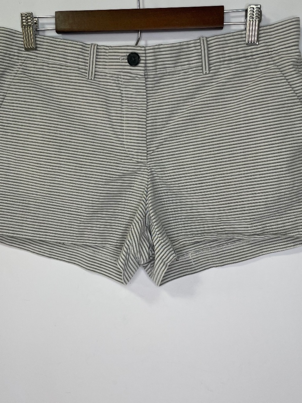 Khakis by GAP Chino Summer Shorts Womens 8 Gray Striped Cotton Pockets 3" Inseam